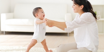这么教宝宝学走路，可能会害了TA！